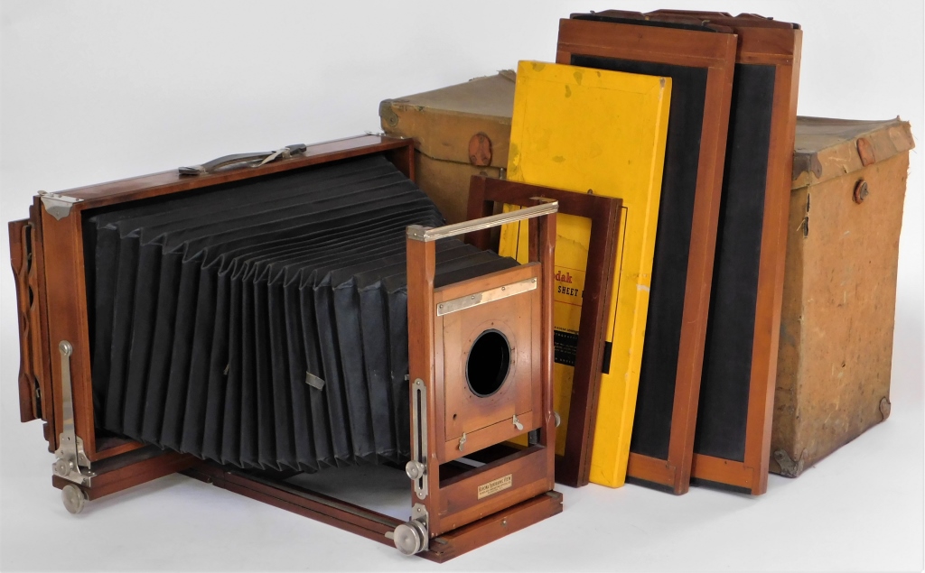 GUNDLACH KORONA 7X17 BANQUET CAMERA