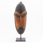 GURO ZAMBLE MASK ON STAND, COA