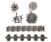 GUY VIDAL 2 BRACELETS, 2 PINS