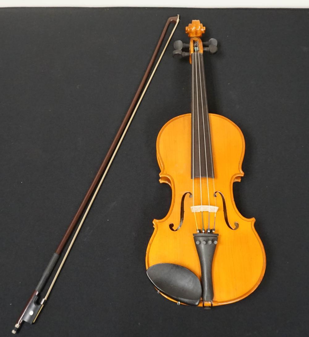 H. SIEGLER VIOLIN WITH BOWH.