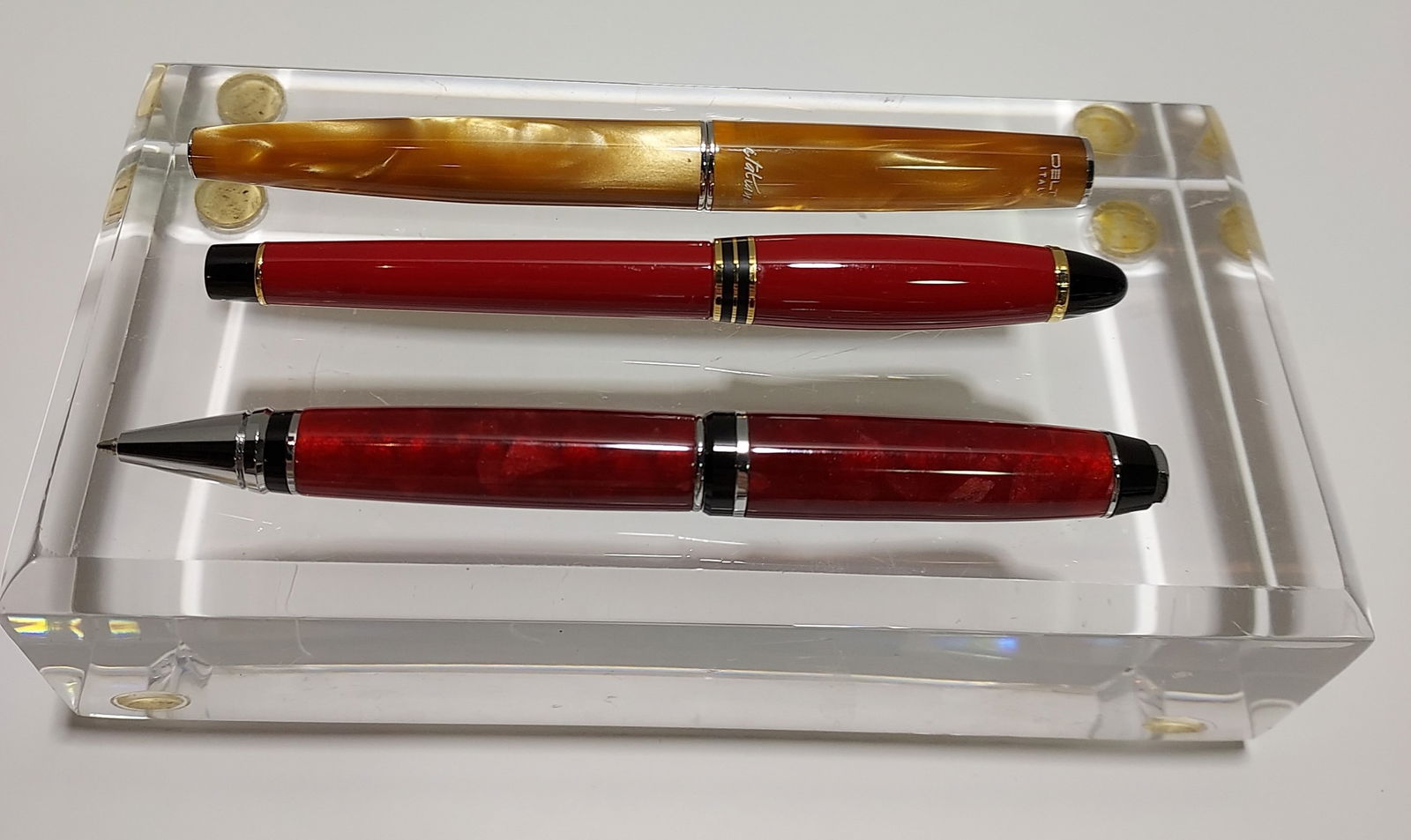 H1079 3 COLLECTIBLE BALL POINT