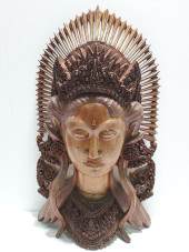 H1088 EBONIZED CARVED WOOD BAL