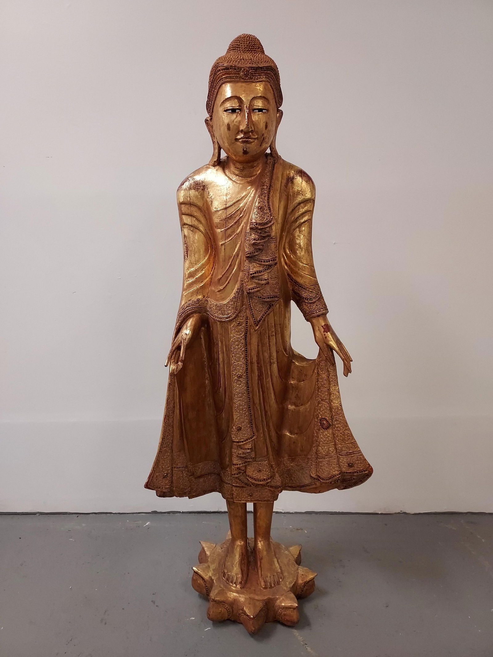 H109 THAI WOOD CARVED GILDED