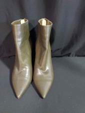H1173 JIMMY CHOO ANKLE BOOTS:<