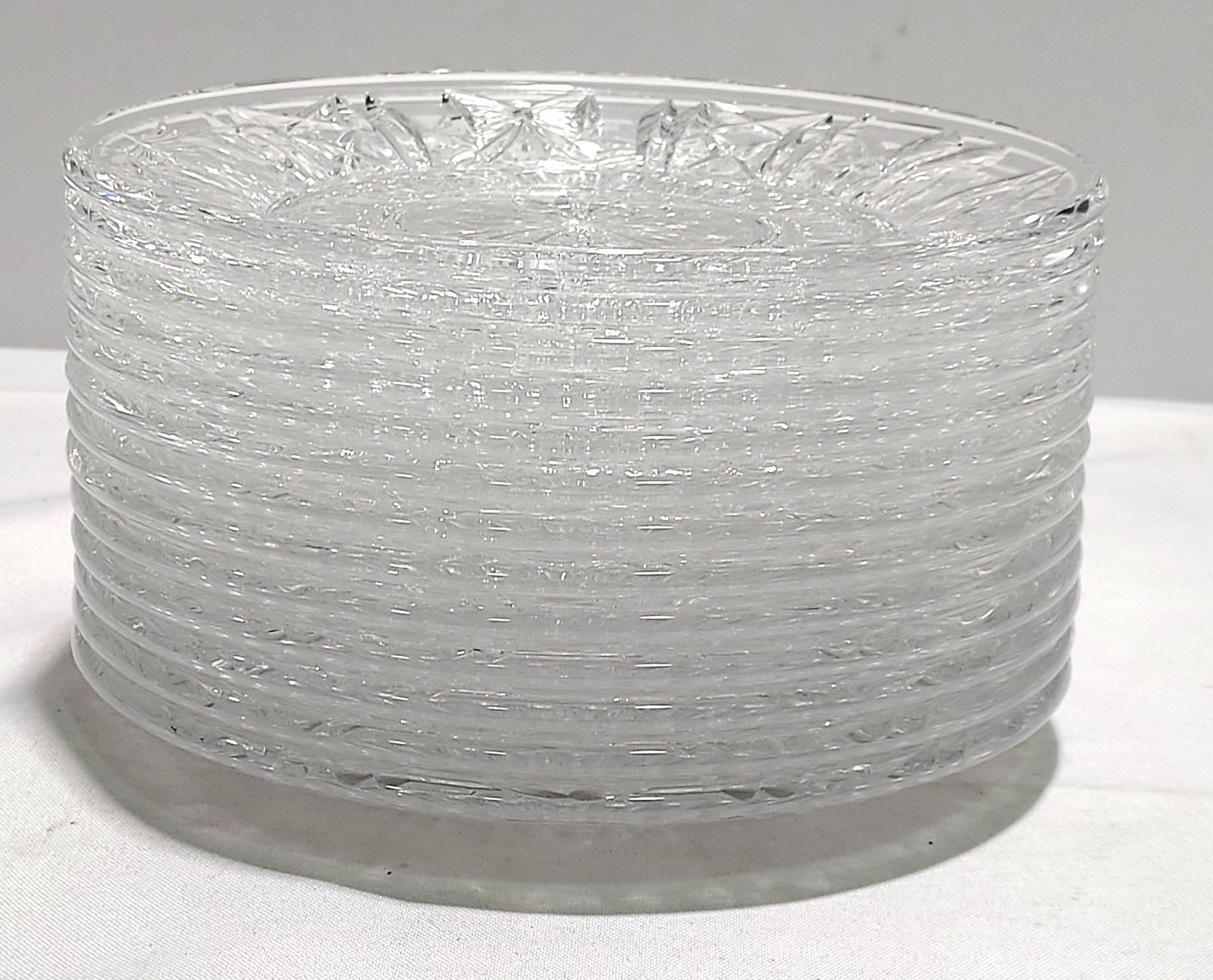 H1352 14 WATERFORD CRYSTAL PLATES