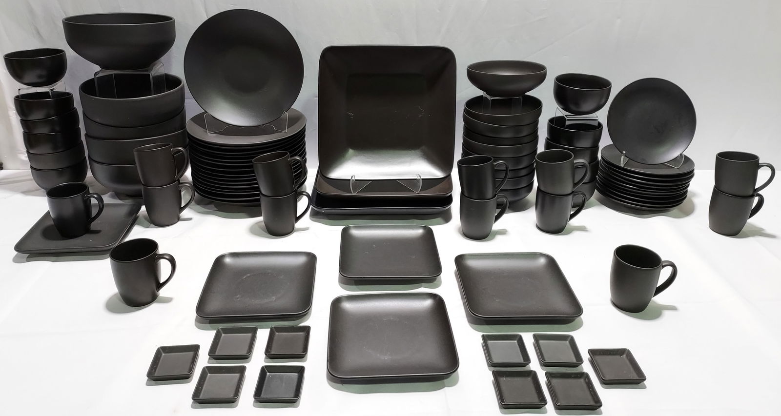 H147 GIBSON AND HOME BLACK
