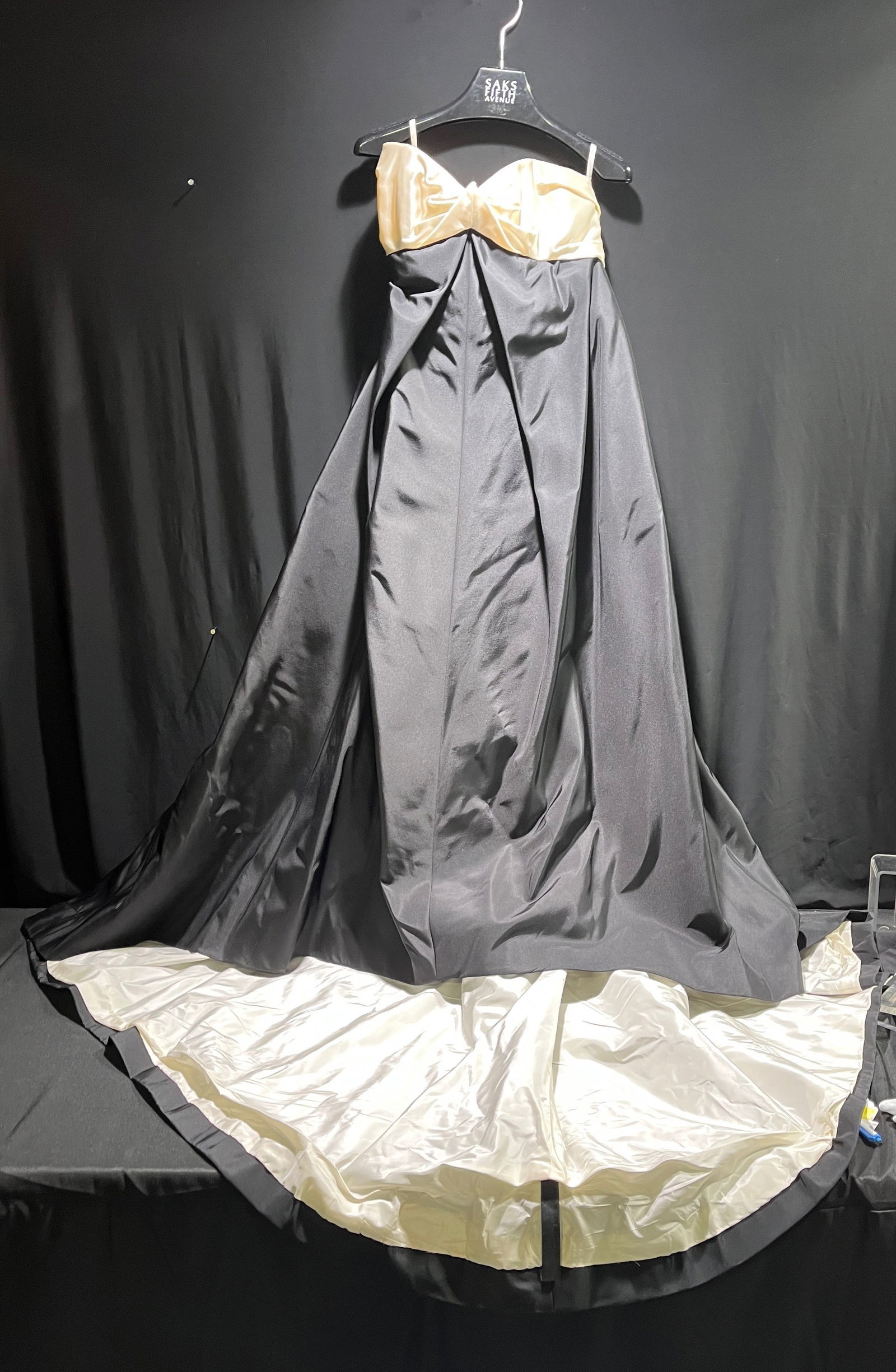 H3005 PETER LANGNER SILK BALL