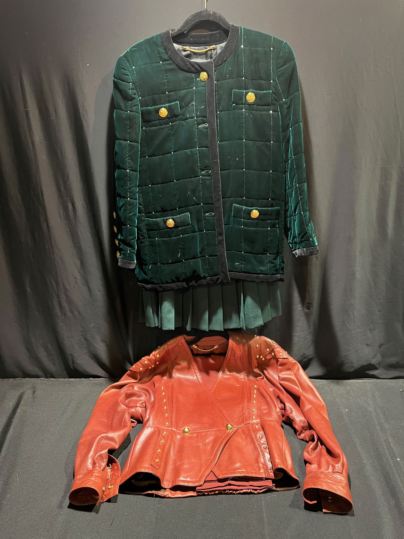 H3007 LOT 4 PIECES VINTAGE