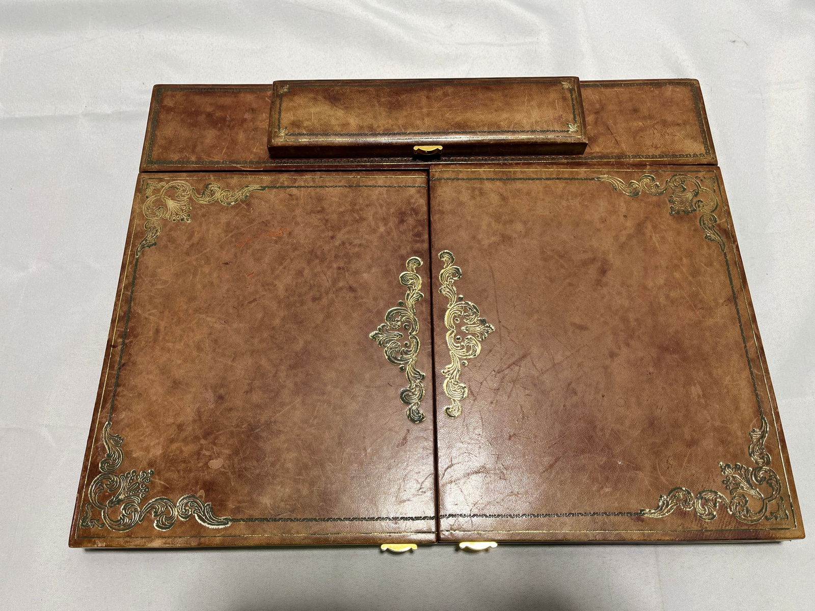 H436 ITALIAN LEATHER BIFOLD DESK