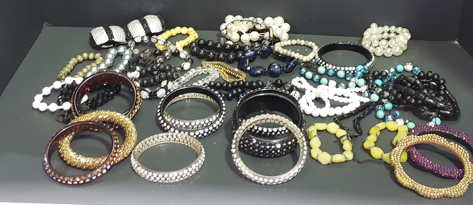 H534 45 PCS UNSIGNED COSTUME