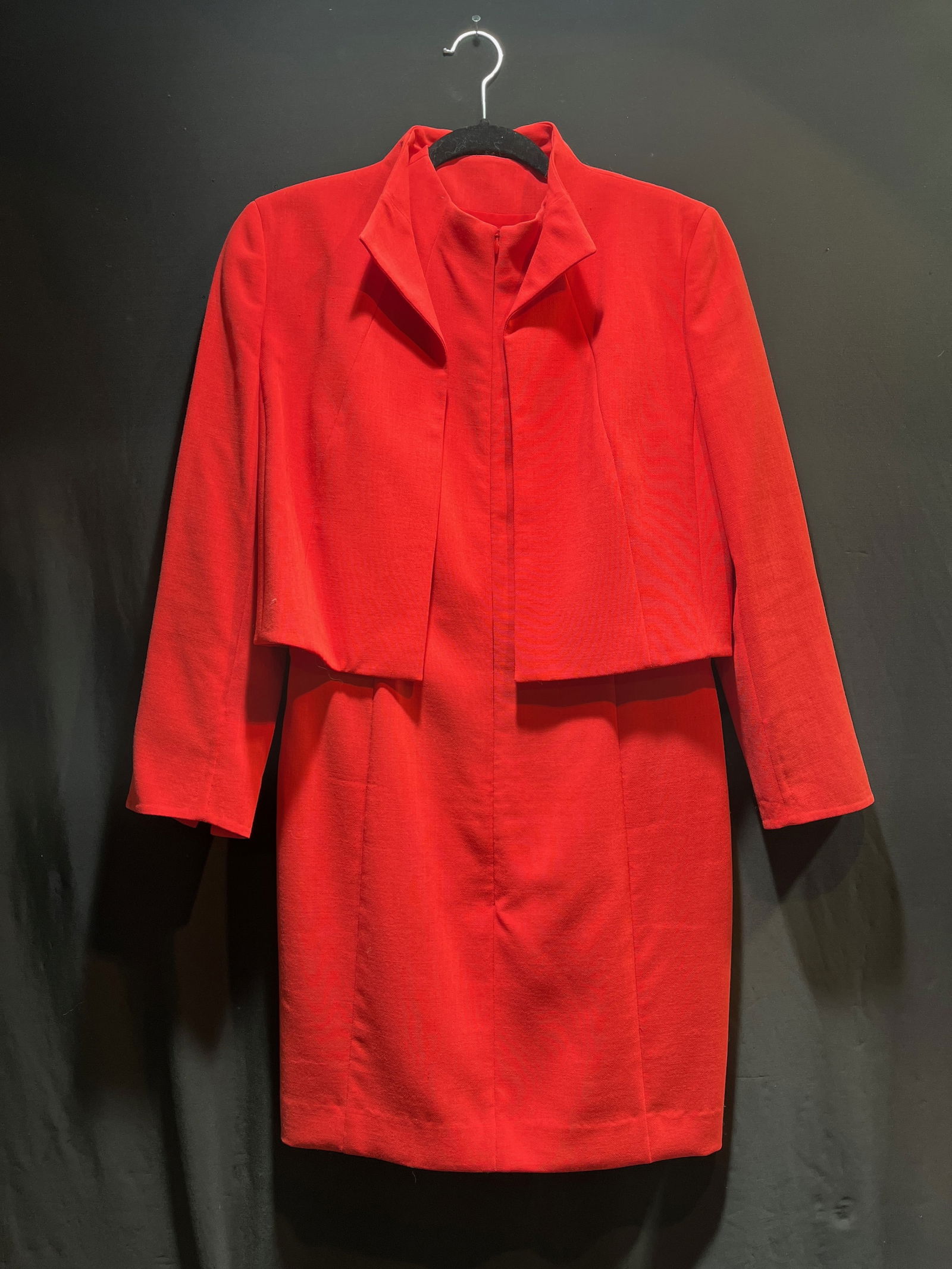 H60 AKRIS RED DRESS AND JACKET