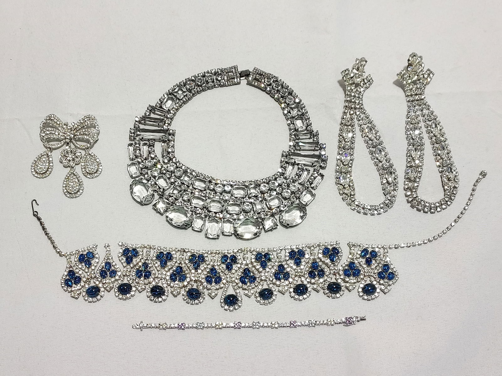 H605 5 PC SILVER TONE &