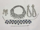 H605 5 PC SILVER TONE & RHINES