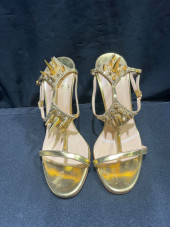 H724 CHRISTIAN LOUBOUTIN MAX 1