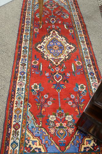 HAMADAN ORIENTAL RUNNER, 3' 4" X 9'