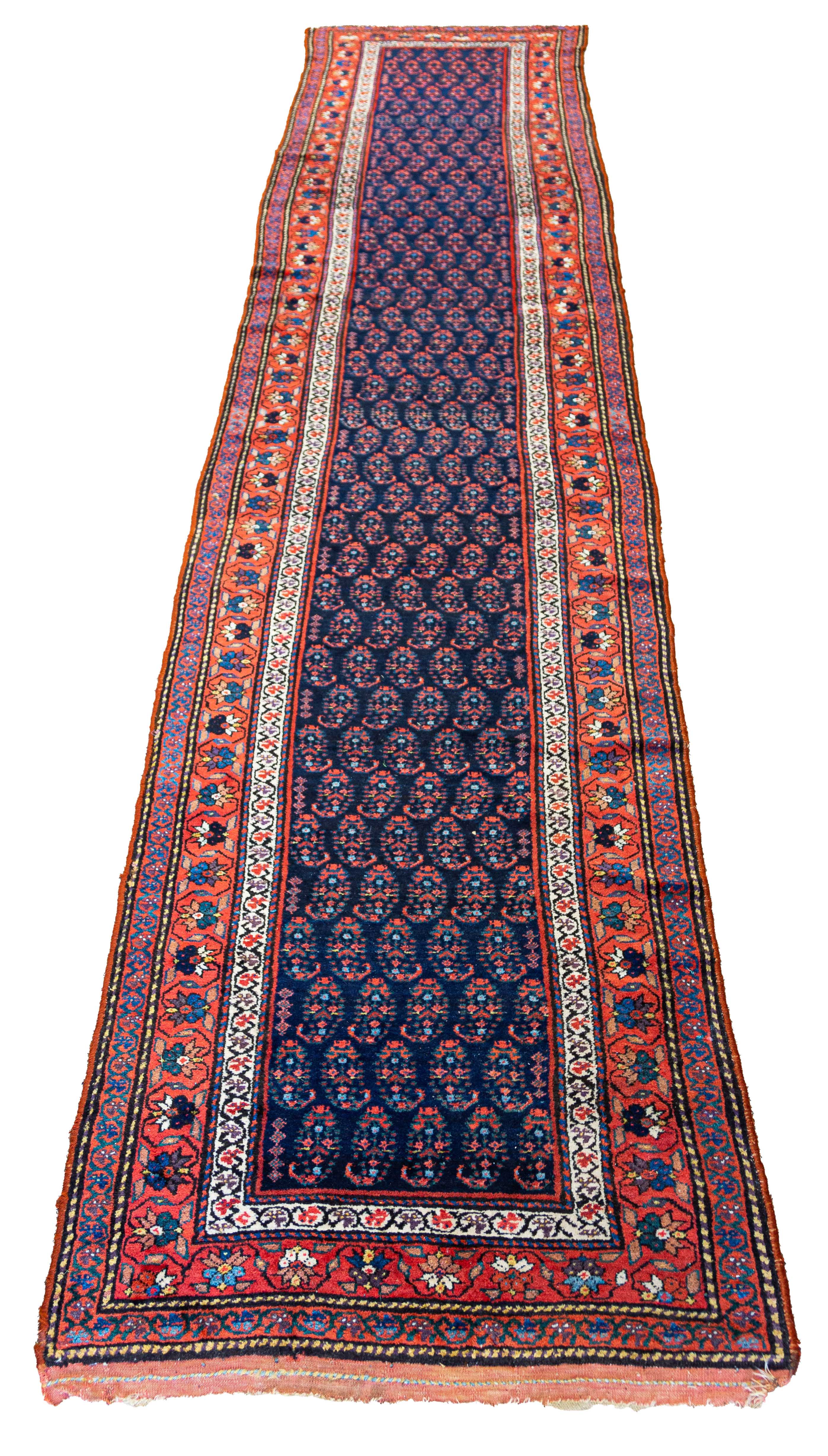 HAMADAN ORIENTAL RUNNER Early