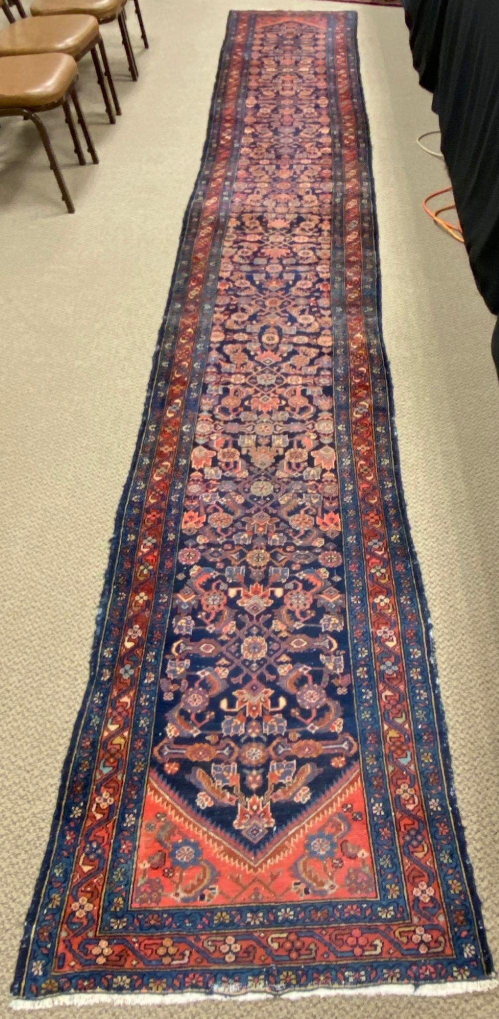 HAMADAN ORIENTAL RUNNER Early