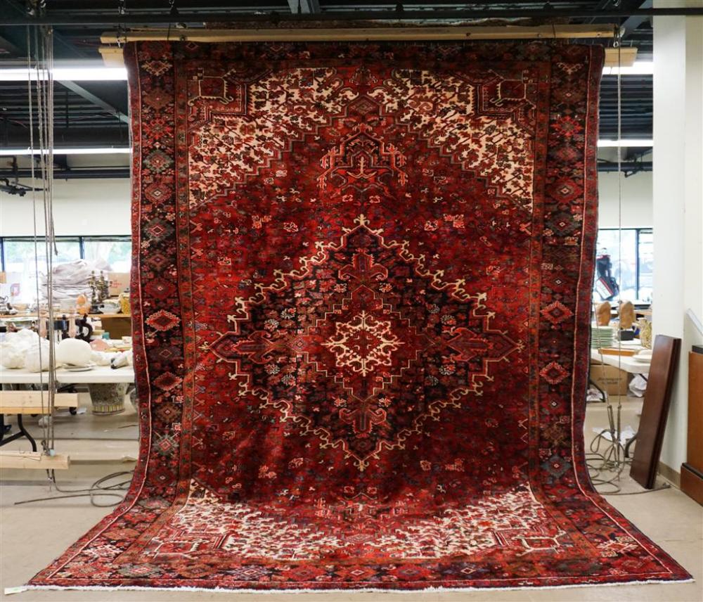 HAMADAN RUG, 12 FT 10 IN X 9 FT