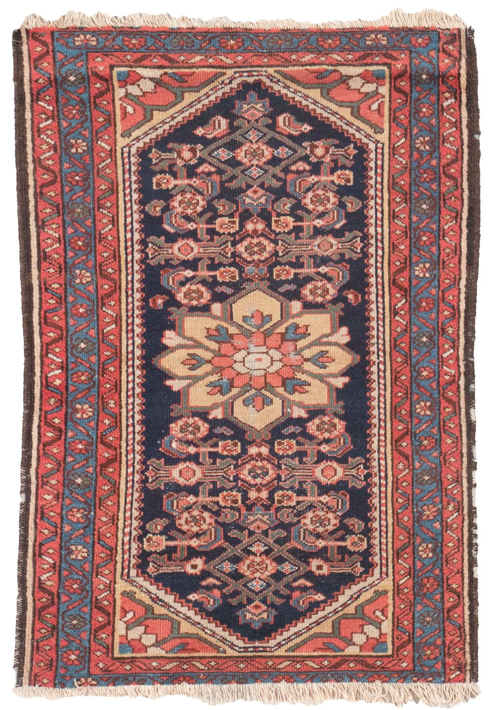 HAMADAN RUG: 2'5" X 3'8" 20TH
