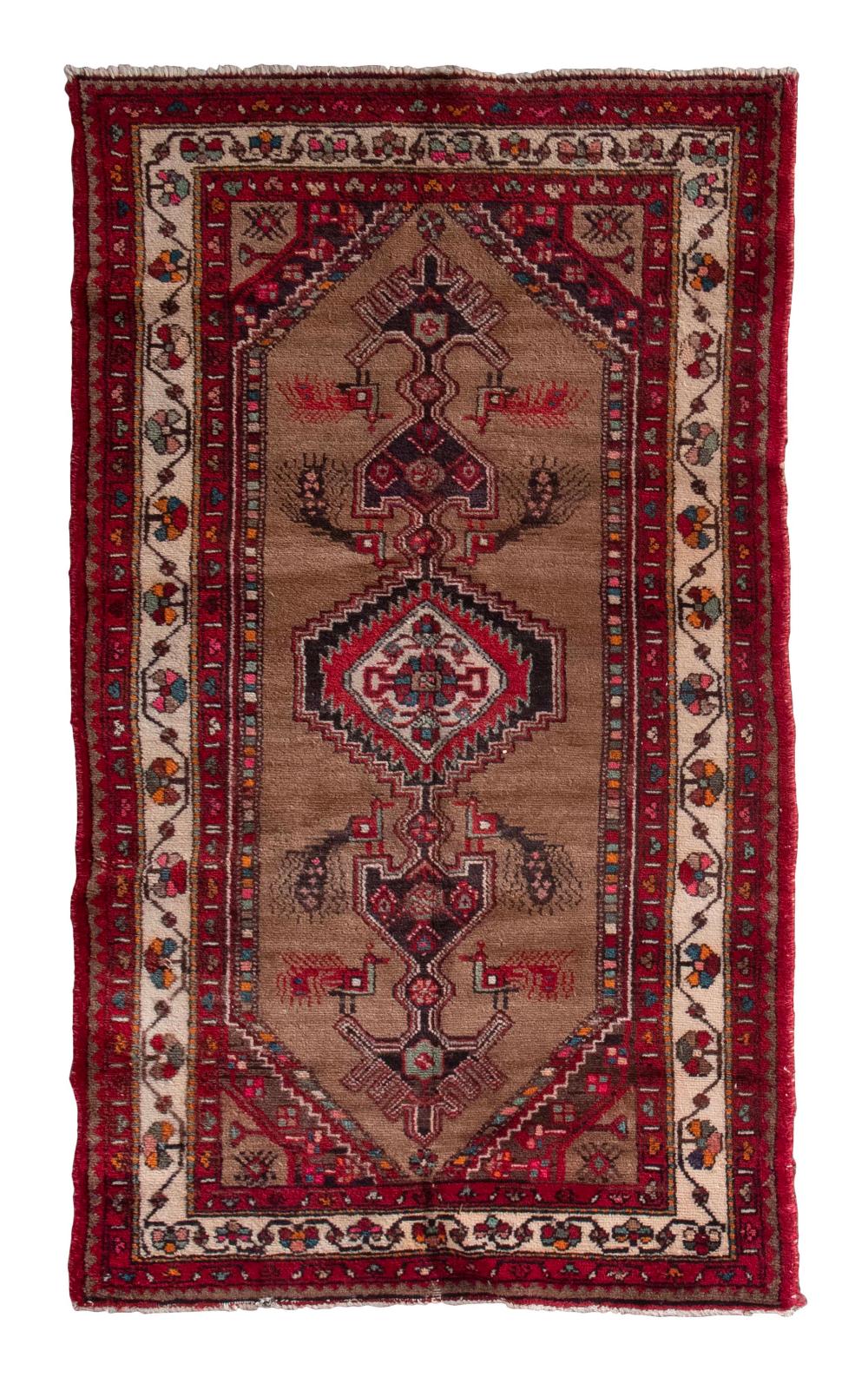 HAMADAN RUG: 3’10” X 6’9” LATE 20TH