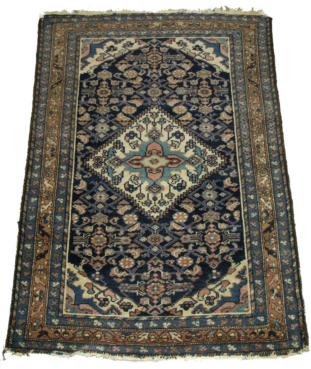 HAMADAN RUG (3'3" X 4'10")