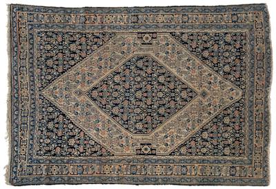 Hamadan rug, large central