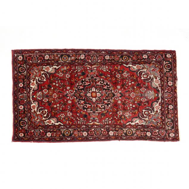 HAMADAN RUG Red field with center