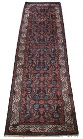 HAMADAN RUNNER (2'9" X 9'9") H