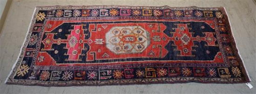 HAMADAN SCATTER RUG. 7 FT 9 IN X