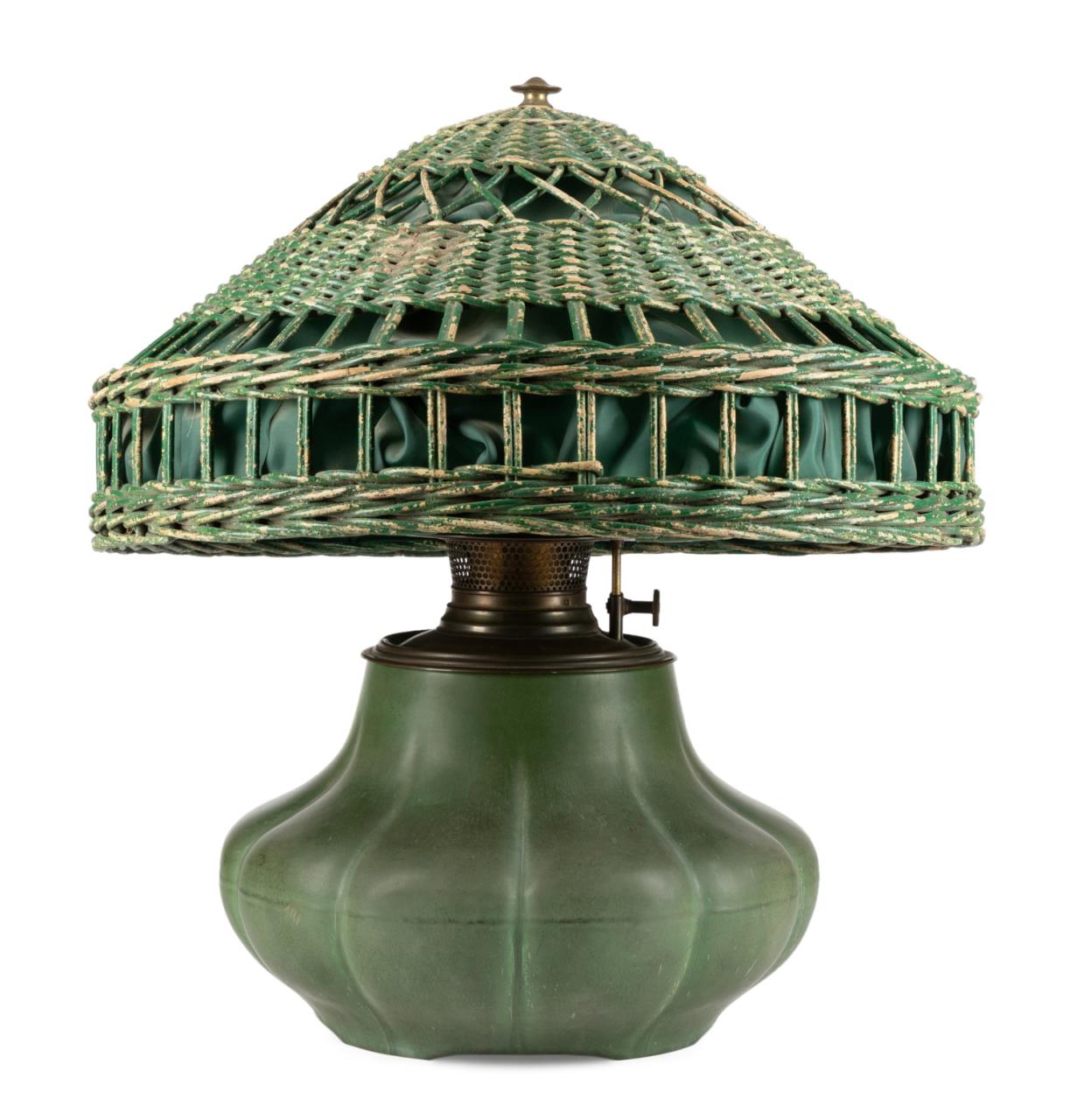 HAMPSHIRE POTTERY ARTS & CRAFTS