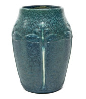HAMPSHIRE POTTERY VASE<br>Hamp
