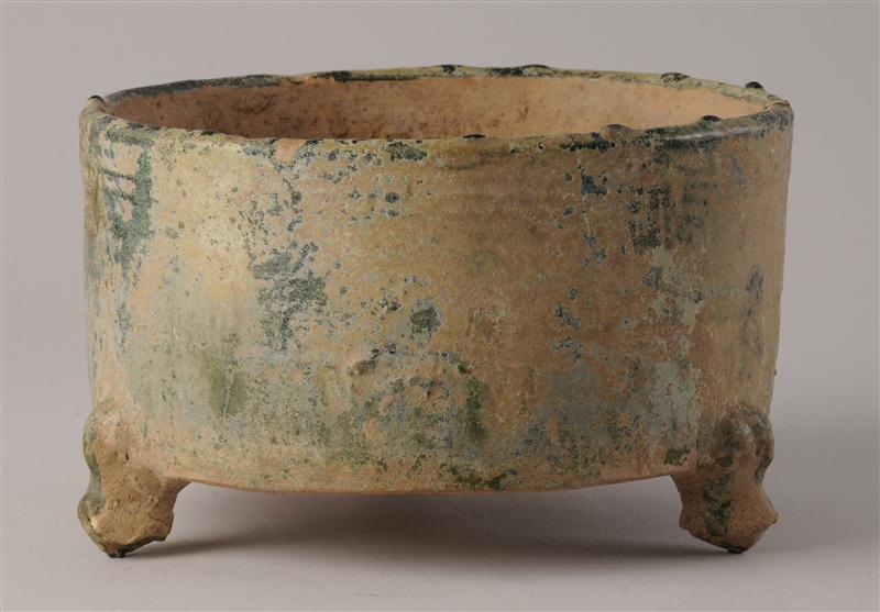 HAN GREEN-GLAZED POTTERY TRIPOD