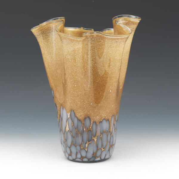 HAND BLOWN ART GLASS RUFFLED DESIGN
