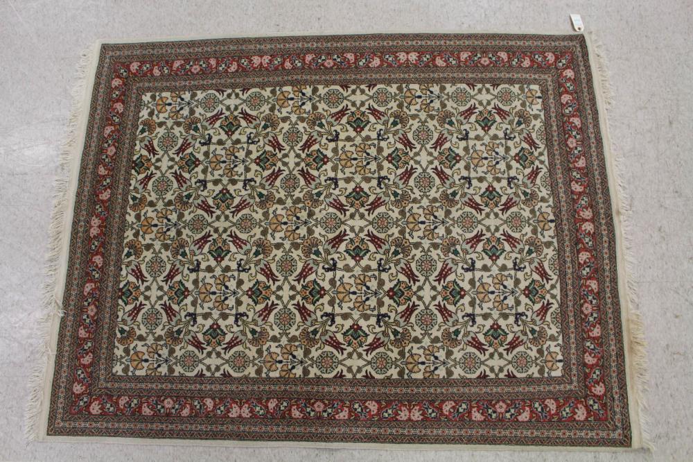 HAND KNOTTED AGRA AREA RUGHAND