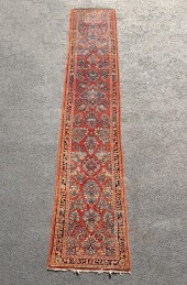 HAND KNOTTED INDO-SAROUK RUNNE