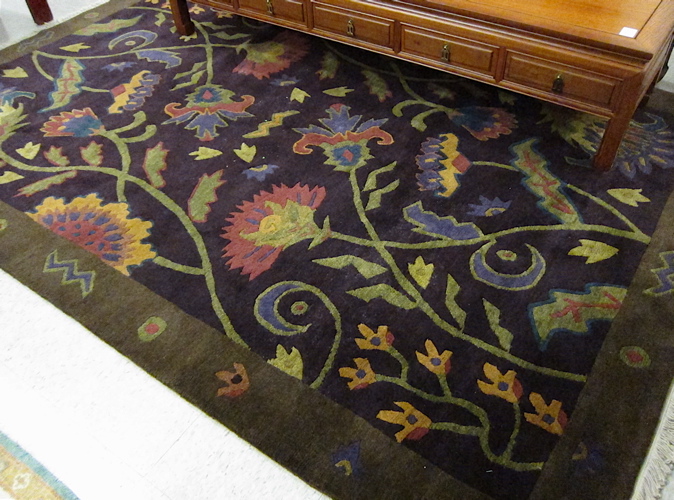 HAND KNOTTED ORIENTAL CARPET