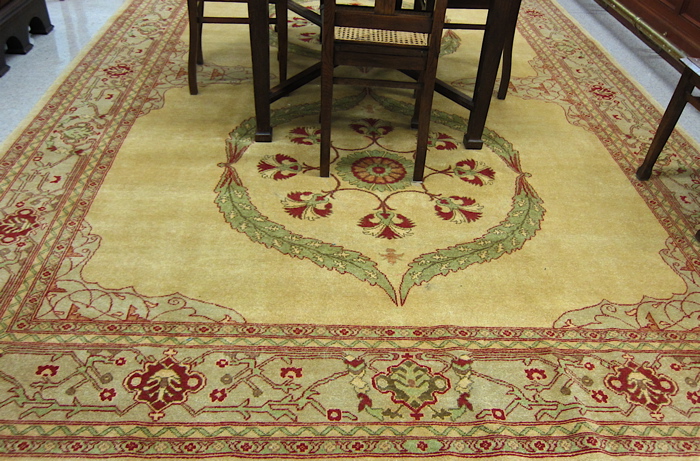 HAND KNOTTED ORIENTAL CARPET