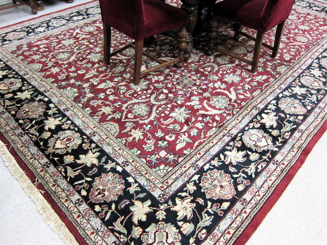 HAND KNOTTED ORIENTAL CARPET