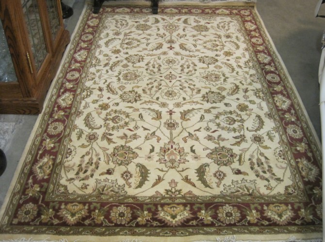 HAND KNOTTED ORIENTAL CARPET