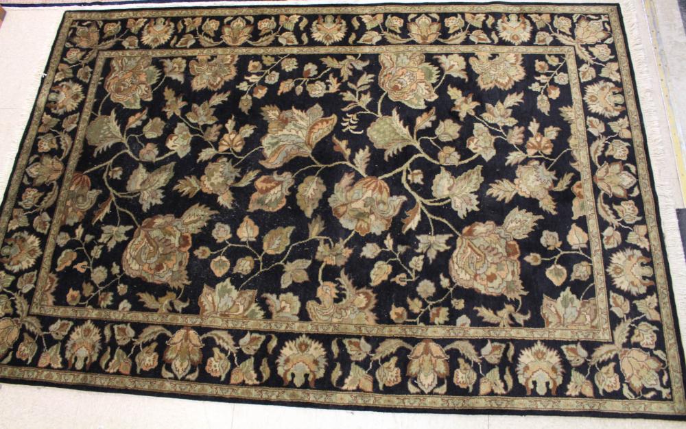 HAND KNOTTED ORIENTAL CARPETHAND