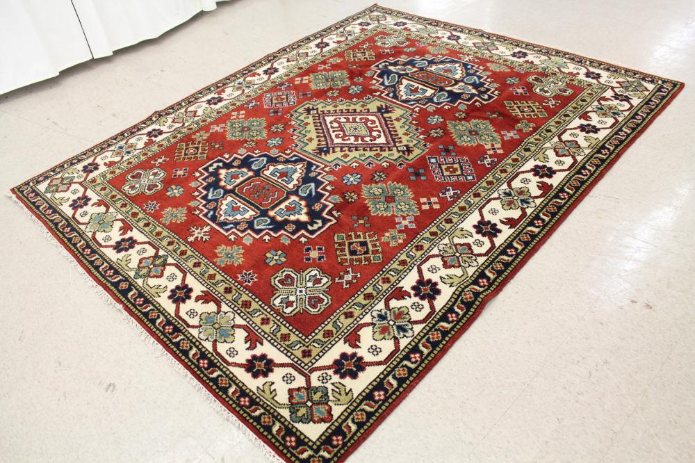 HAND KNOTTED ORIENTAL CARPETHAND