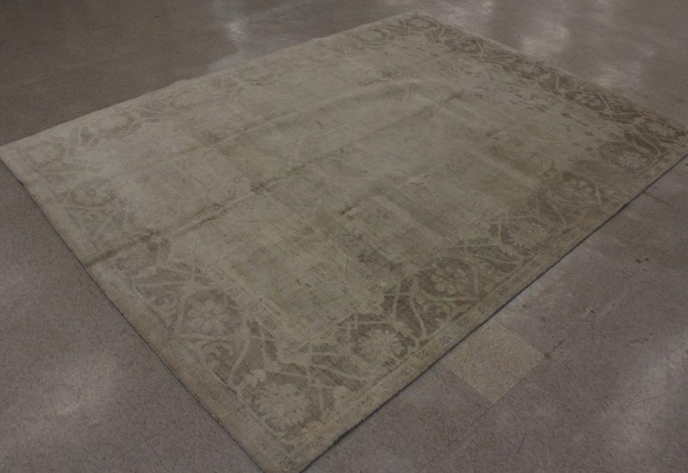 HAND KNOTTED ORIENTAL CARPETHAND