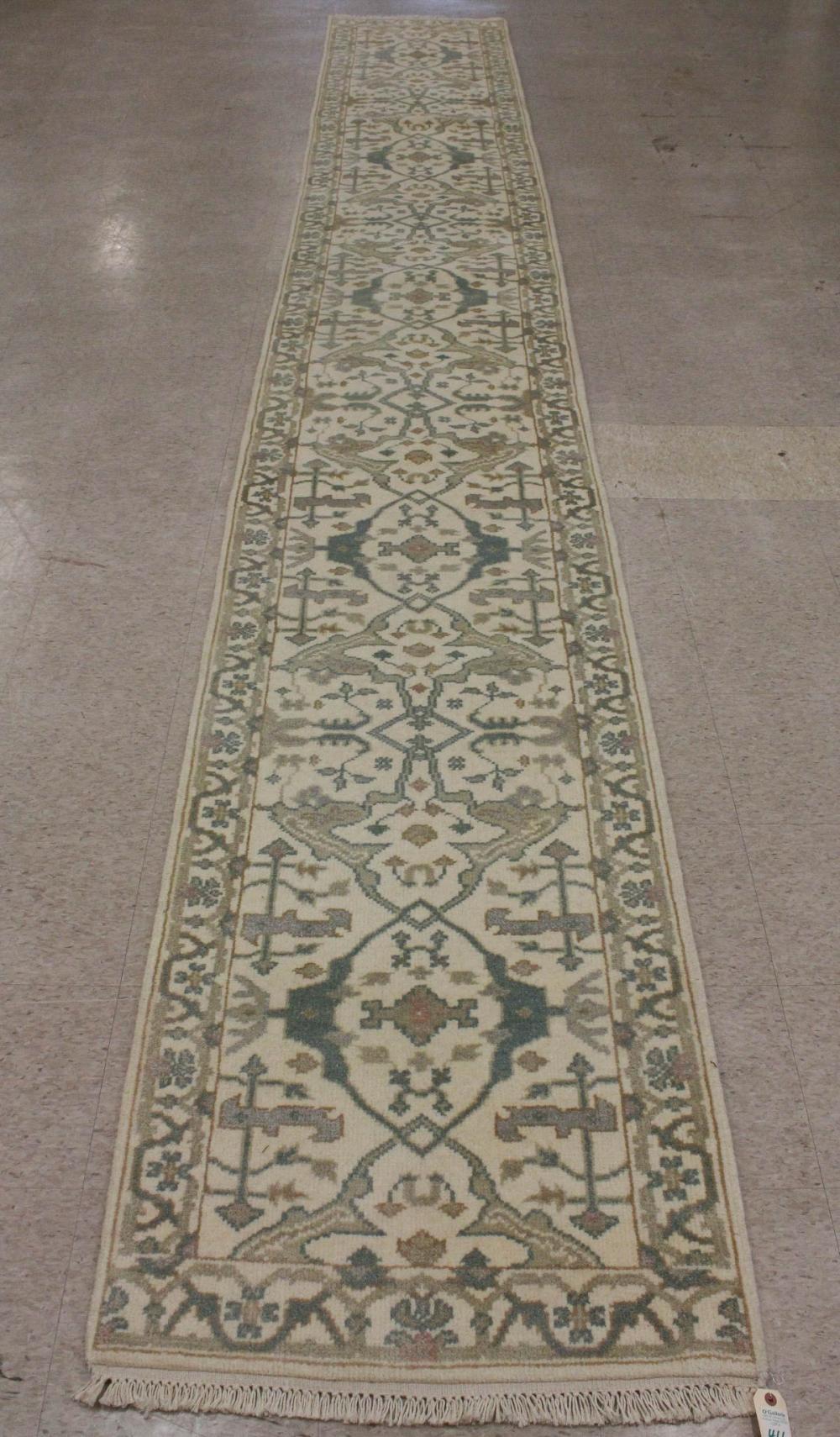 HAND KNOTTED ORIENTAL RUNNERHAND