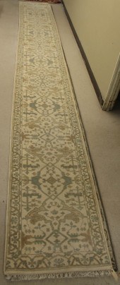 HAND KNOTTED ORIENTAL RUNNERHA