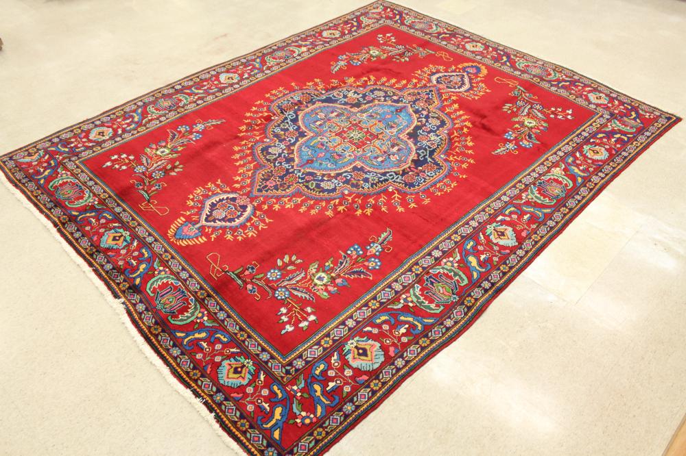 HAND KNOTTED PERSIAN CARPETHAND