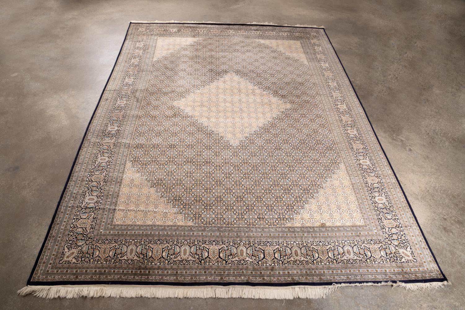 HAND KNOTTED SILK ON SILK