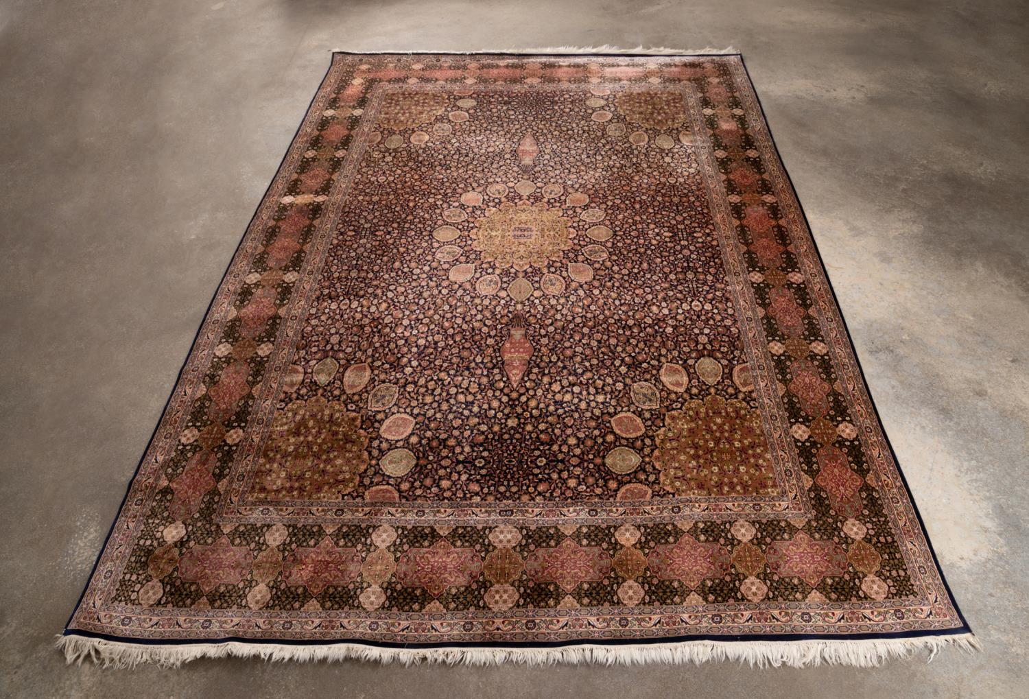 HAND KNOTTED SILK ON SILK