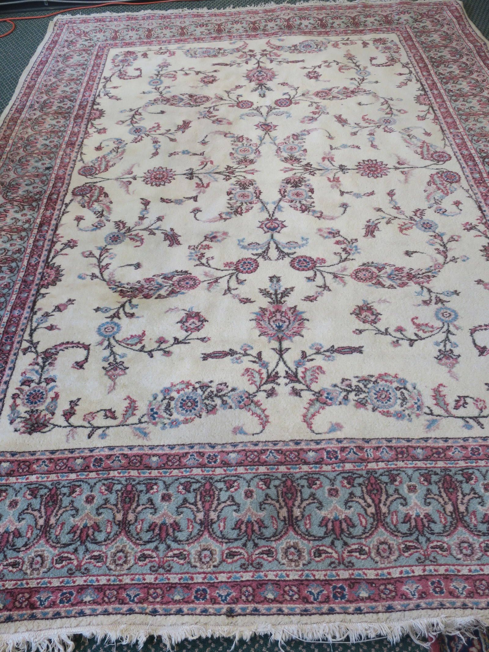 HAND KNOTTED WOOL FLORAL PERSIAN