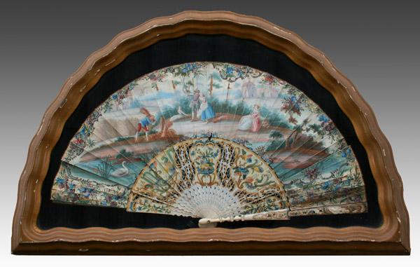 HAND PAINTED ITALIAN FAN: Fan is