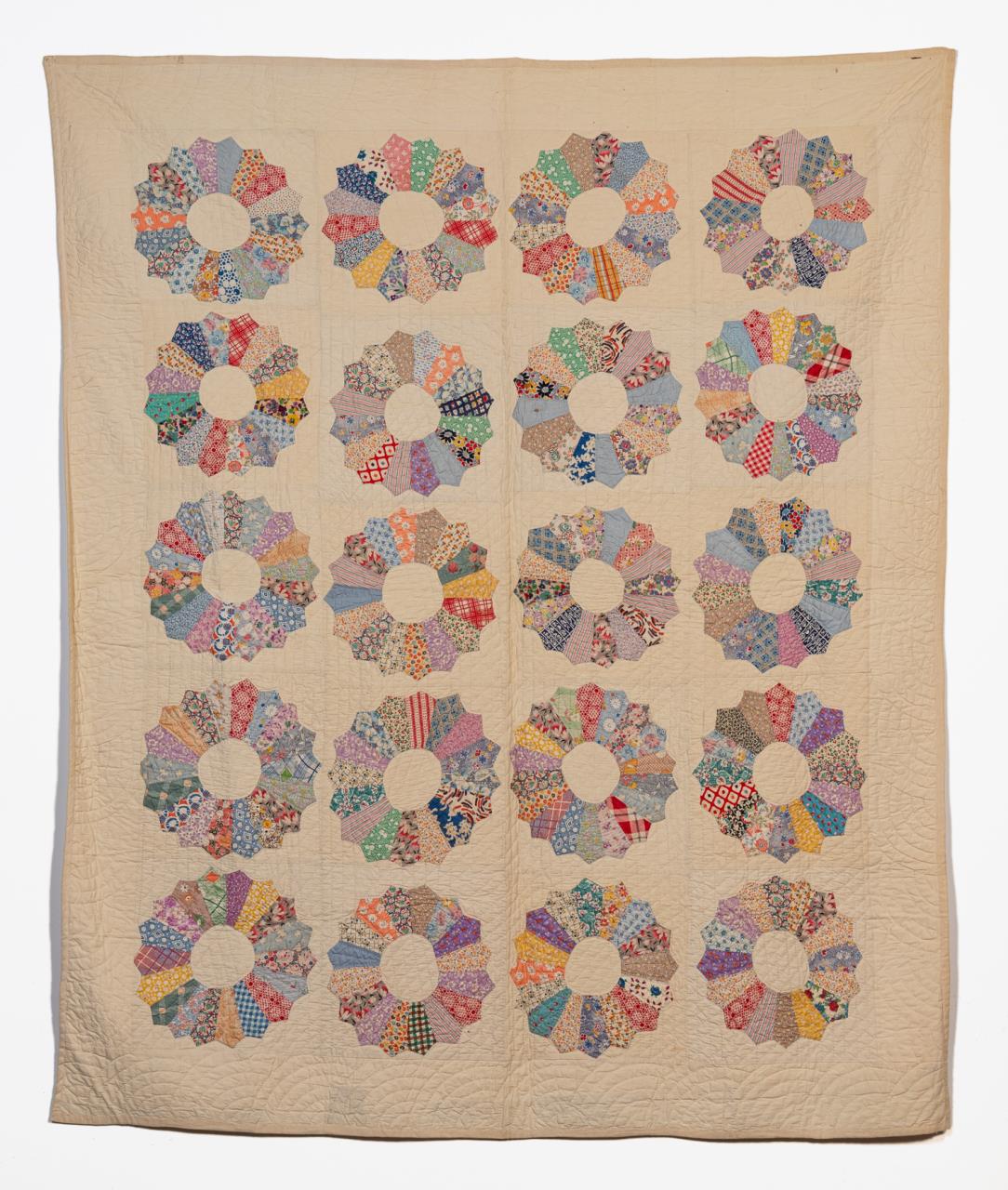 HAND QUILTED COTTON DRESDEN PLATE